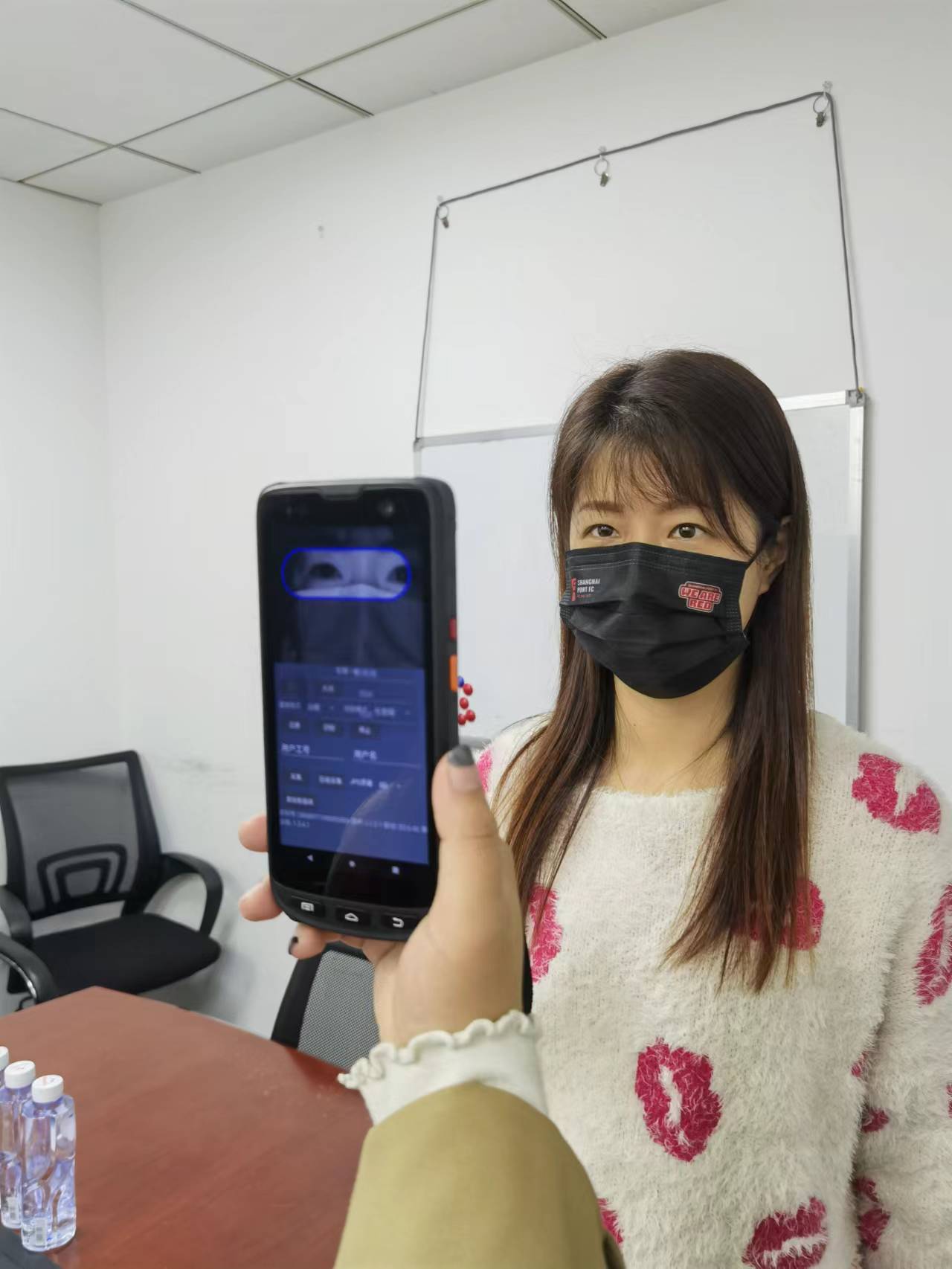 手持式多模态识别终端 P-X6 手持式多模态识别终端 P-X6